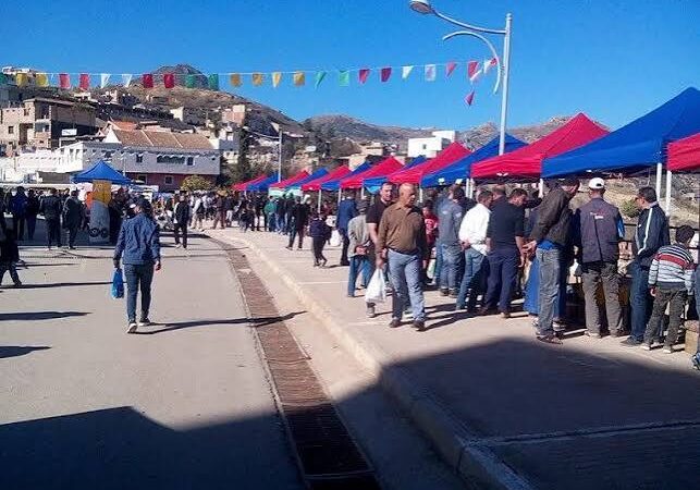 place du marché hebdomadaire Beni Maouche